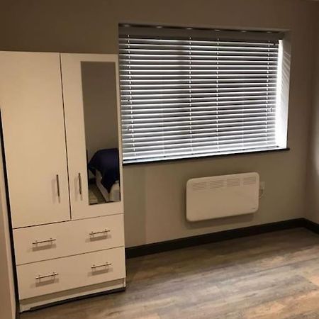 Bedfont House Appartement Hillingdon Buitenkant foto