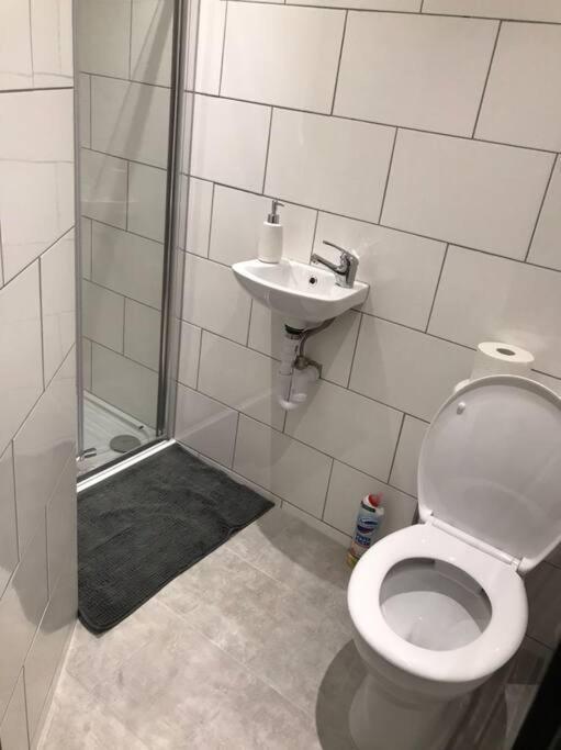Bedfont House Appartement Hillingdon Buitenkant foto